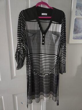 Calvin Klein Black and White Geometric Print Dress